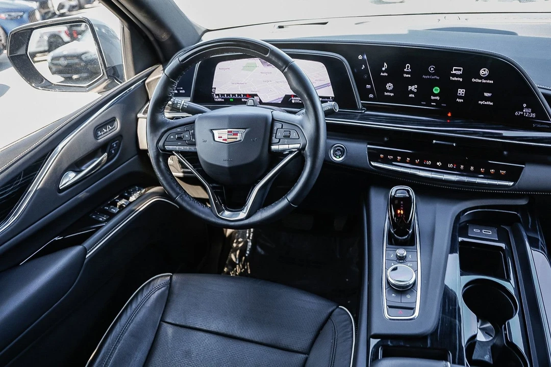 2024 Cadillac Escalade 5th Gen - Image 14 of 21