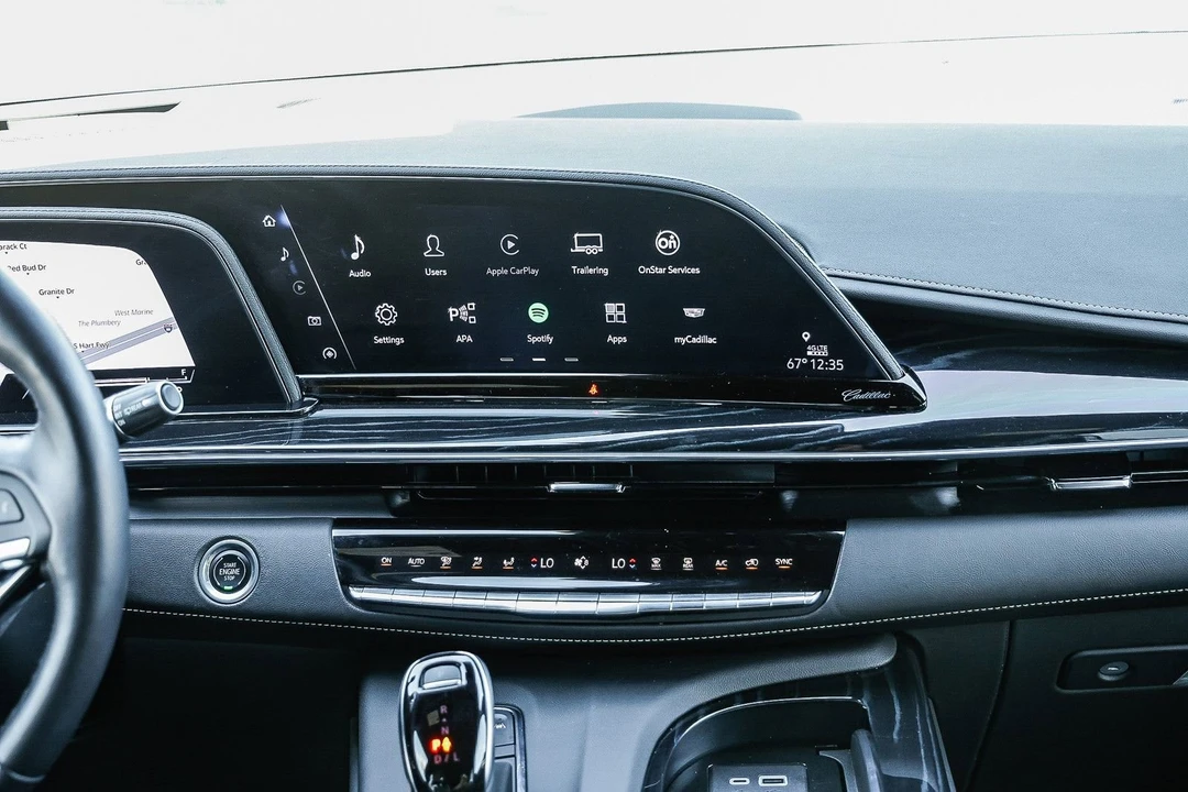 2024 Cadillac Escalade 5th Gen - Image 11 of 21