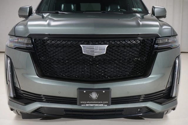 2024 Cadillac Escalade 5th Gen - Image 13 of 21