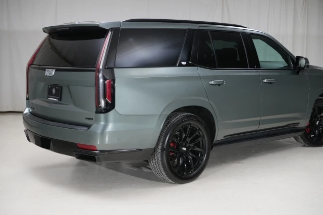 2024 Cadillac Escalade 5th Gen - Image 19 of 21