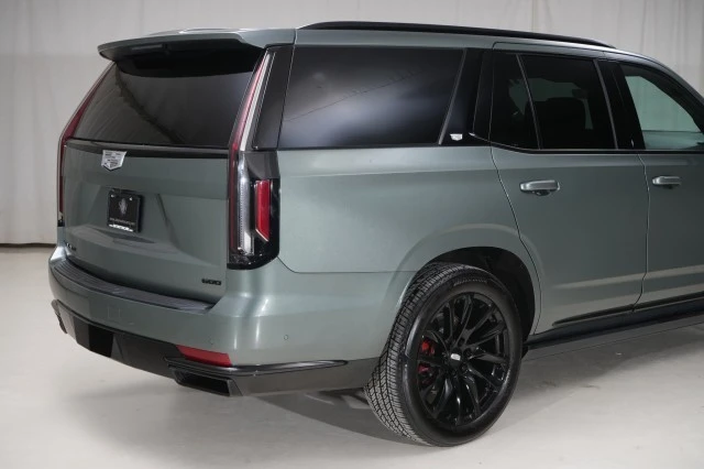 2024 Cadillac Escalade 5th Gen - Image 20 of 21