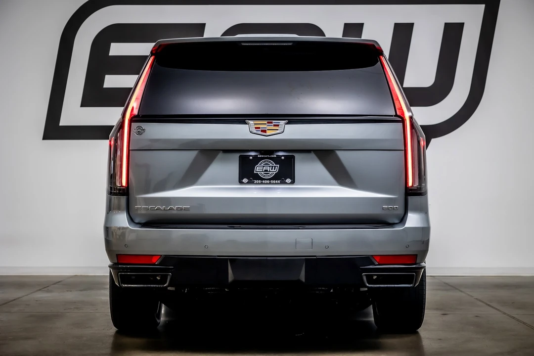 2024 Cadillac Escalade 5th Gen - Image 11 of 12