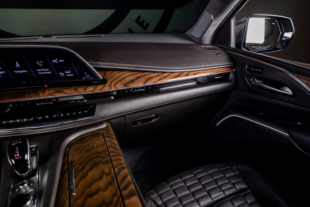 2024 Cadillac Escalade 5th Gen - Image 8 of 12