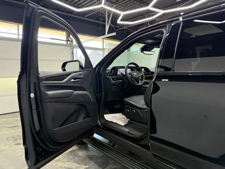 2024 Cadillac Escalade 5th Gen - Image 12 of 21