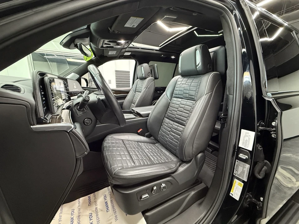 2024 Cadillac Escalade 5th Gen - Image 16 of 21