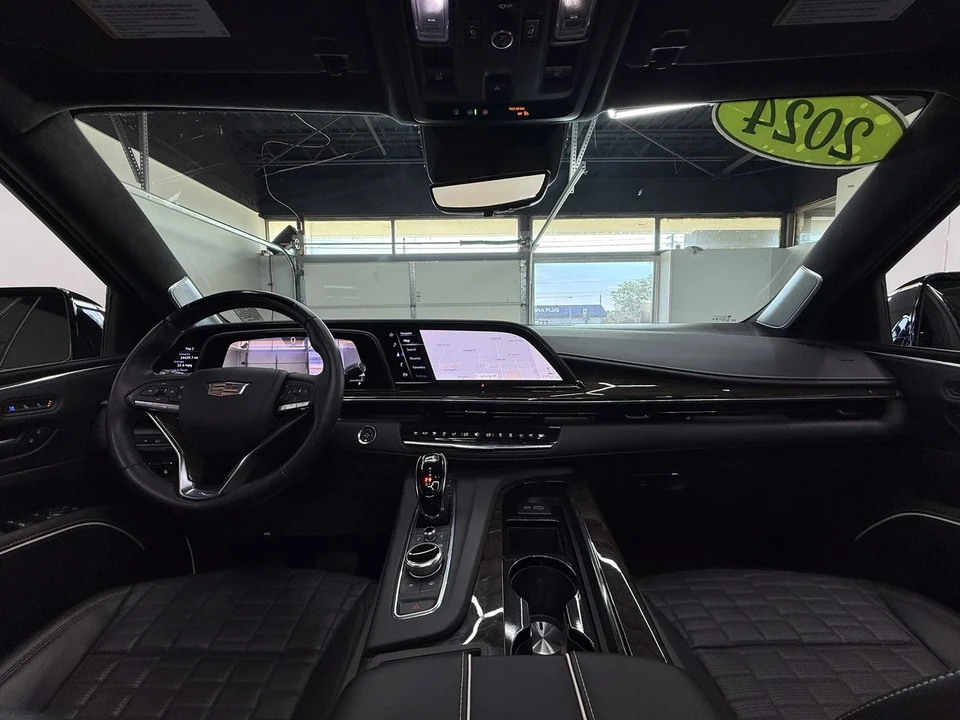 2024 Cadillac Escalade 5th Gen - Image 17 of 21