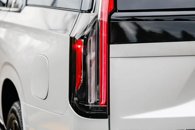 2024 Cadillac Escalade 5th Gen - Image 8 of 12
