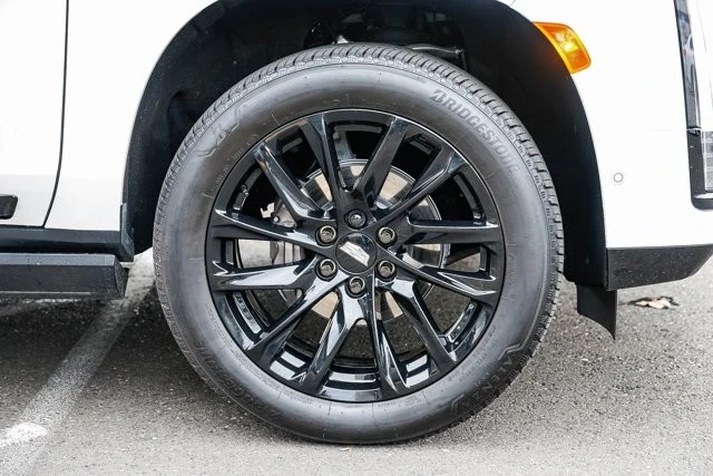 2024 Cadillac Escalade 5th Gen - Image 9 of 12