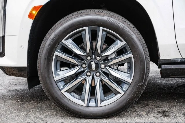2024 Cadillac Escalade 5th Gen - Image 9 of 12