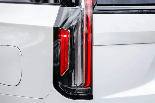 2024 Cadillac Escalade 5th Gen - Image 8 of 12