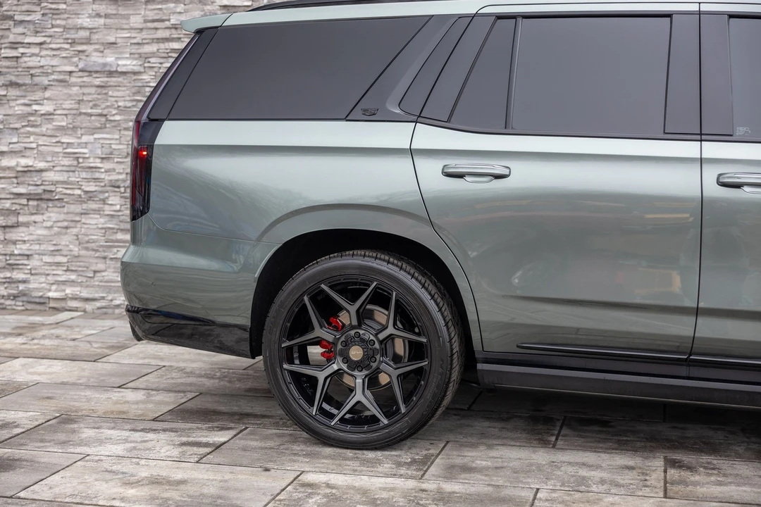 2024 Cadillac Escalade-V 5th Gen - Image 13 of 21