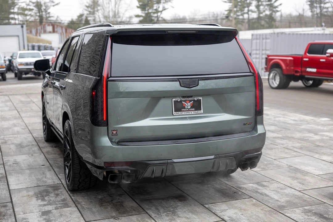 2024 Cadillac Escalade-V 5th Gen - Image 18 of 21