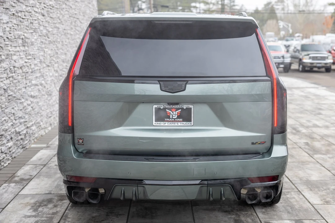 2024 Cadillac Escalade-V 5th Gen - Image 17 of 21