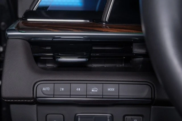 2024 Cadillac Escalade 5th Gen - Image 20 of 21