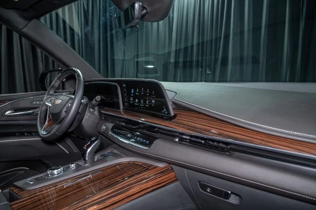 2024 Cadillac Escalade 5th Gen - Image 16 of 21