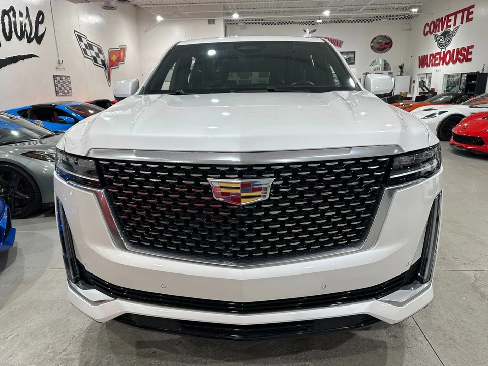 2024 Cadillac Escalade 5th Gen - Image 8 of 11