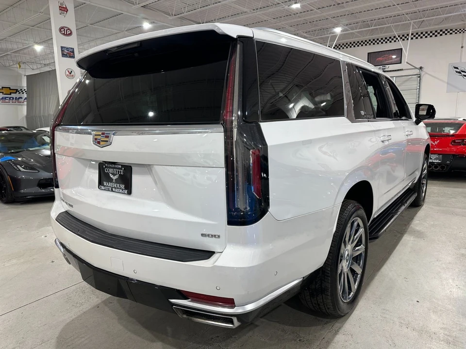 2024 Cadillac Escalade 5th Gen - Image 7 of 11