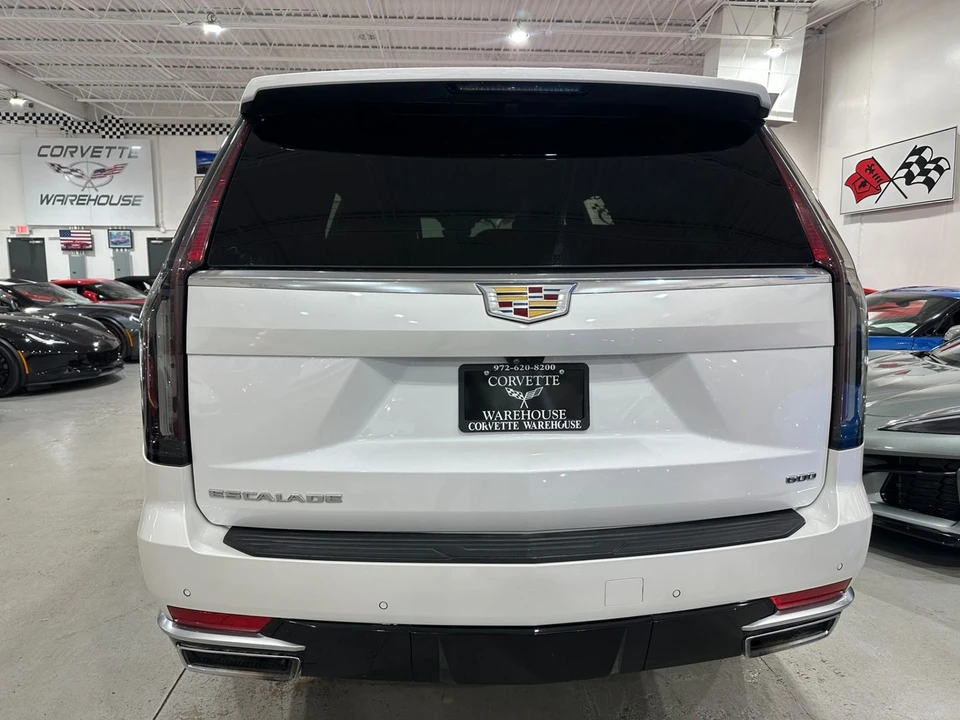 2024 Cadillac Escalade 5th Gen - Image 9 of 11