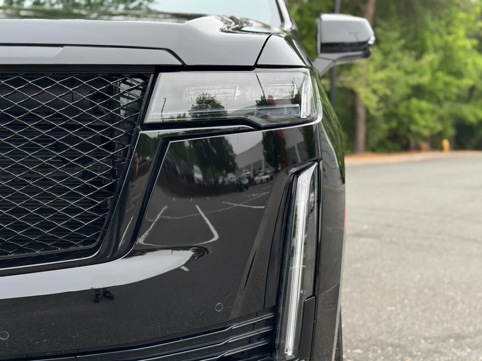 2024 Cadillac Escalade 5th Gen - Image 17 of 21