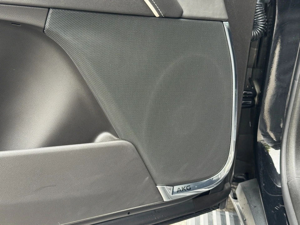 2024 Cadillac Escalade 5th Gen - Image 21 of 21