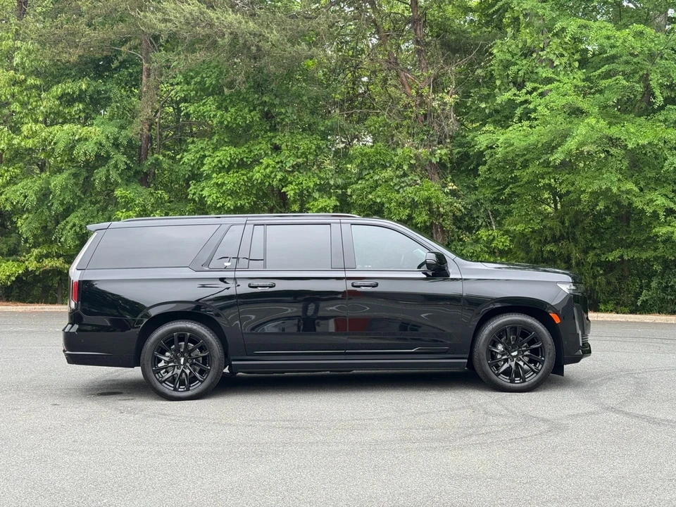2024 Cadillac Escalade 5th Gen - Image 14 of 21