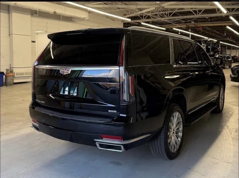 2024 Cadillac Escalade 5th Gen - Image 4 of 8