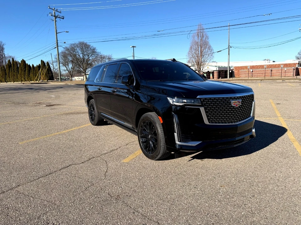 2024 Cadillac Escalade 5th Gen - Image 3 of 9