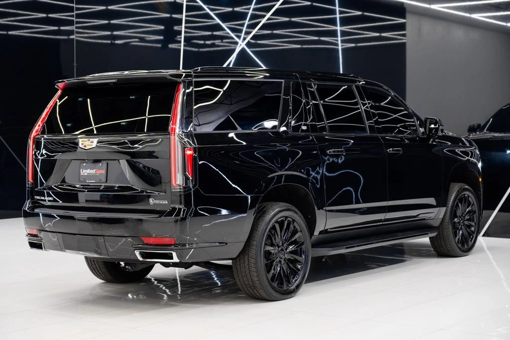 2024 Cadillac Escalade 5th Gen - Image 17 of 21