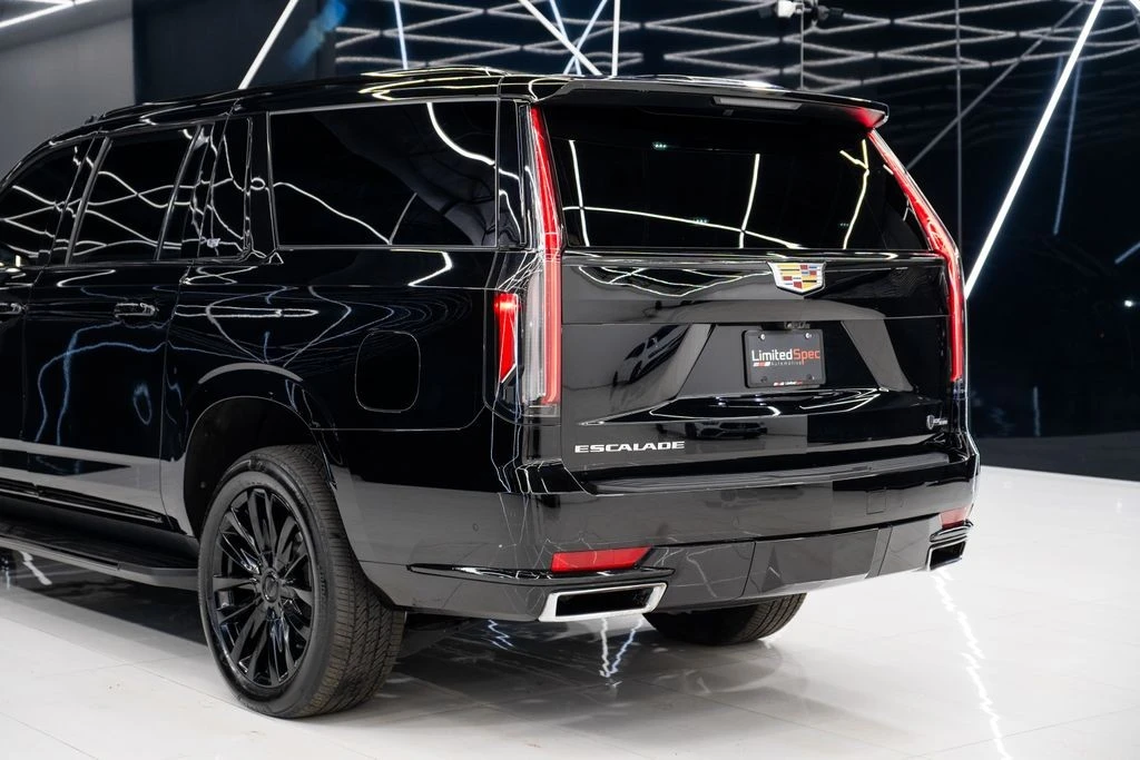 2024 Cadillac Escalade 5th Gen - Image 13 of 21