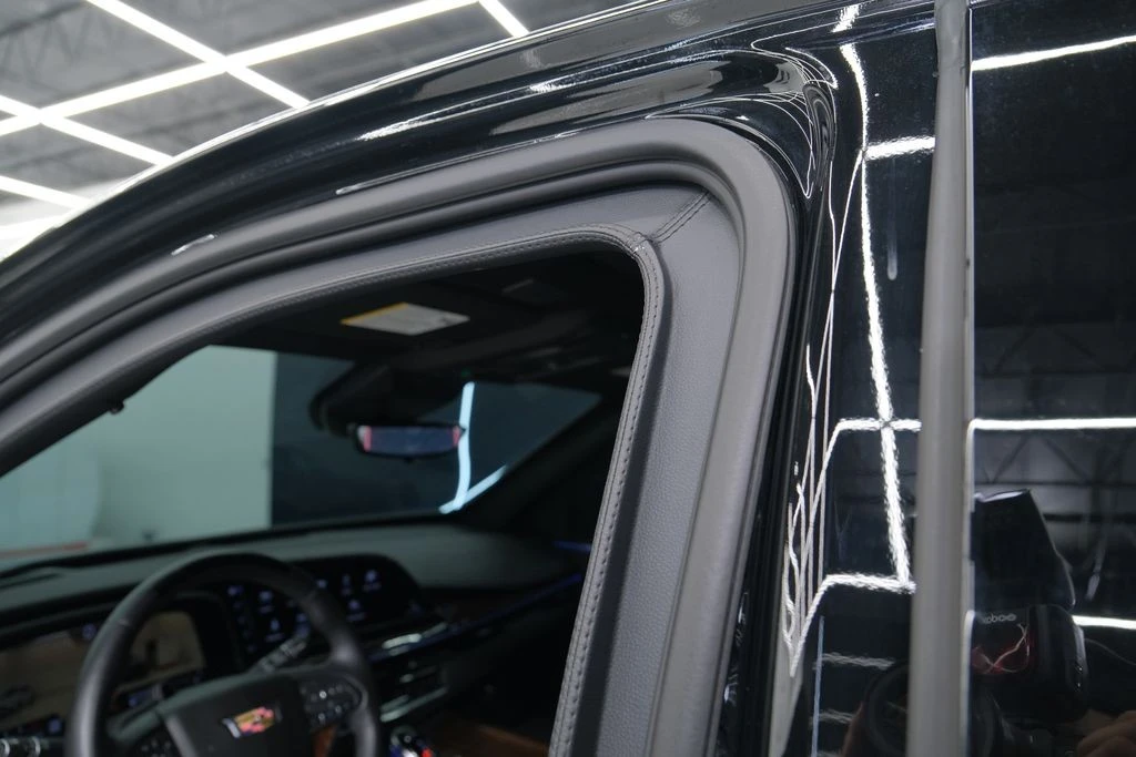 2024 Cadillac Escalade 5th Gen - Image 19 of 21