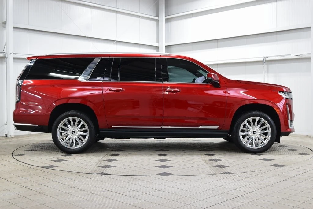 2024 Cadillac Escalade 5th Gen - Image 9 of 12