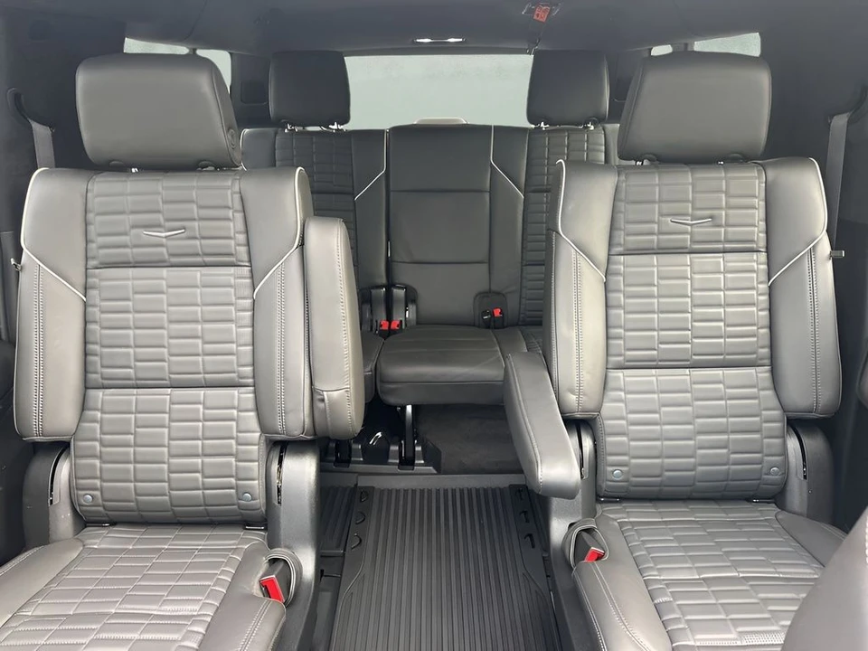 2024 Cadillac Escalade 5th Gen - Image 13 of 21