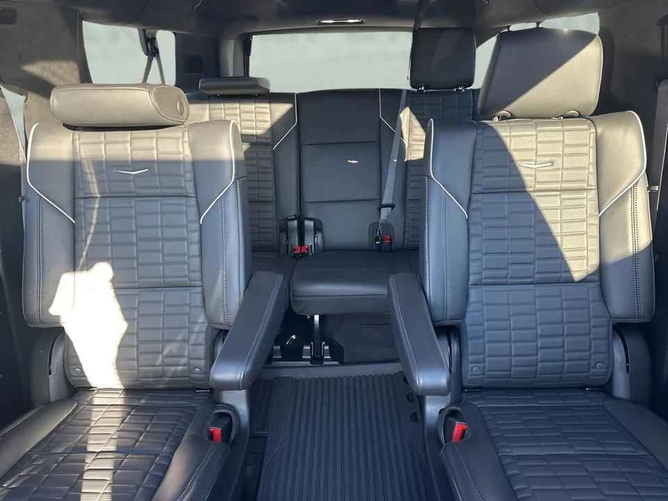 2024 Cadillac Escalade 5th Gen - Image 13 of 21