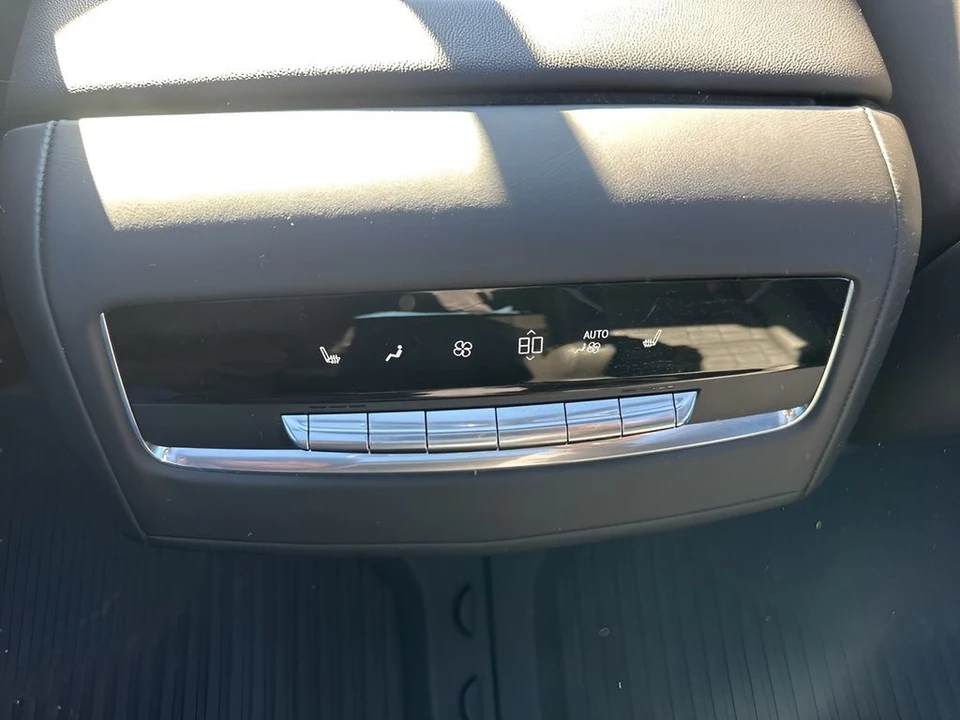 2024 Cadillac Escalade 5th Gen - Image 15 of 21