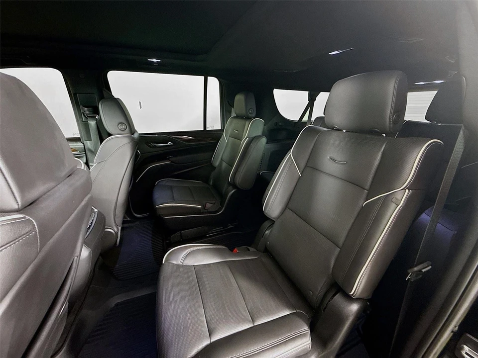 2024 Cadillac Escalade 5th Gen - Image 16 of 21