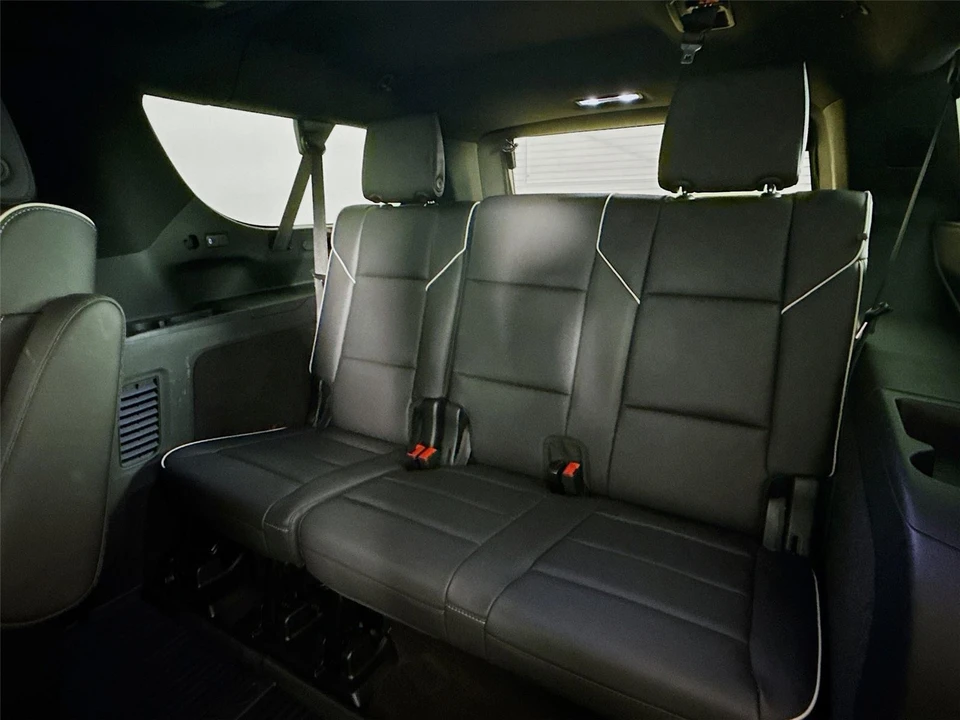 2024 Cadillac Escalade 5th Gen - Image 18 of 21