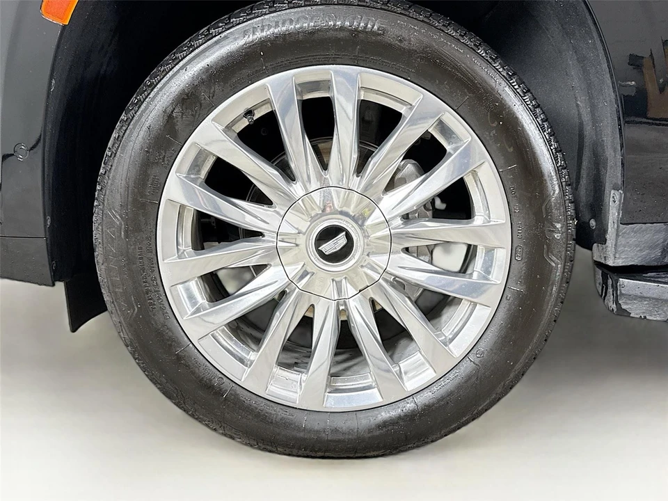 2024 Cadillac Escalade 5th Gen - Image 13 of 14