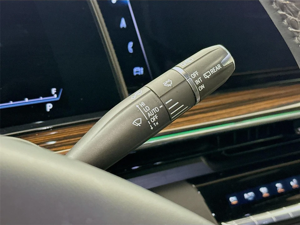 2024 Cadillac Escalade 5th Gen - Image 7 of 14