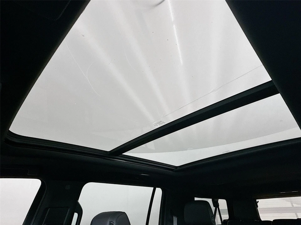 2024 Cadillac Escalade 5th Gen - Image 15 of 21