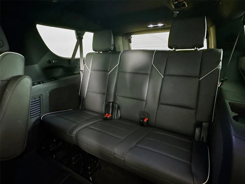 2024 Cadillac Escalade 5th Gen - Image 18 of 21