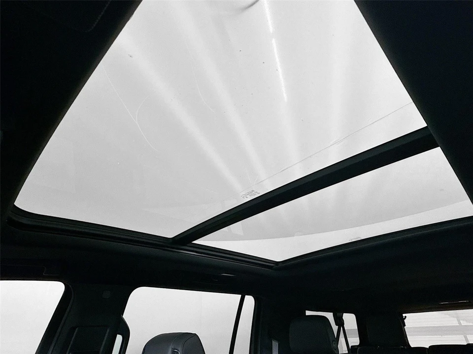 2024 Cadillac Escalade 5th Gen - Image 15 of 21