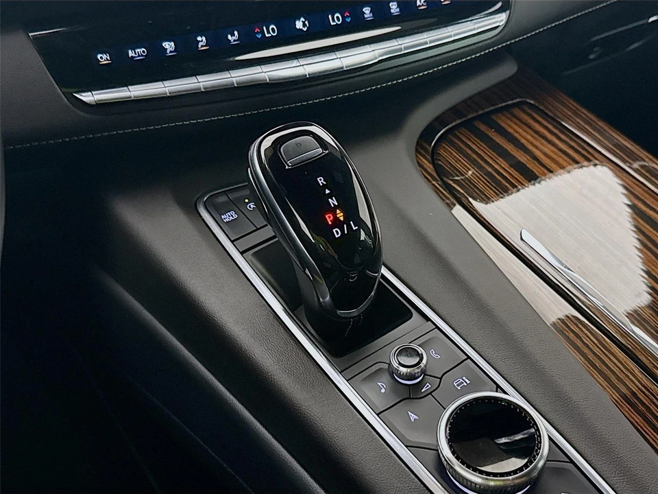 2024 Cadillac Escalade 5th Gen - Image 13 of 21