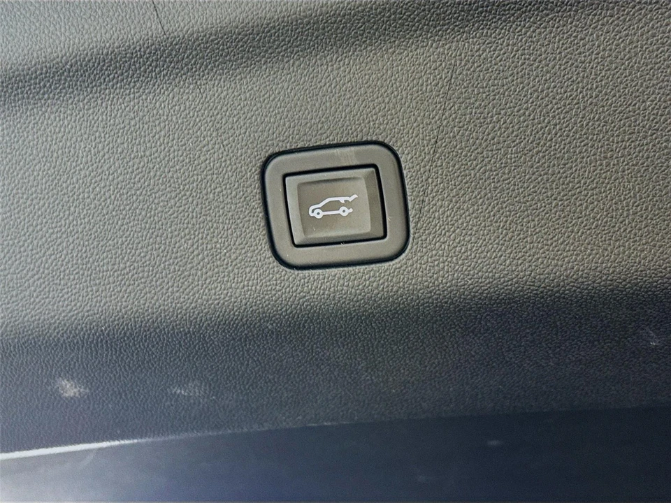 2024 Cadillac Escalade 5th Gen - Image 21 of 21