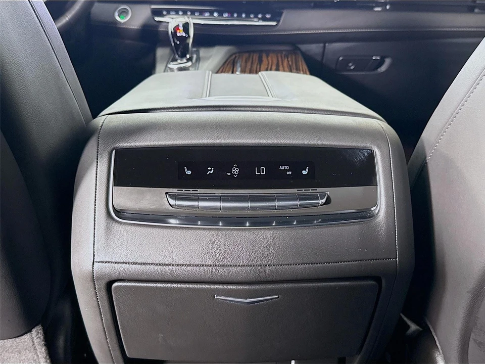 2024 Cadillac Escalade 5th Gen - Image 17 of 21