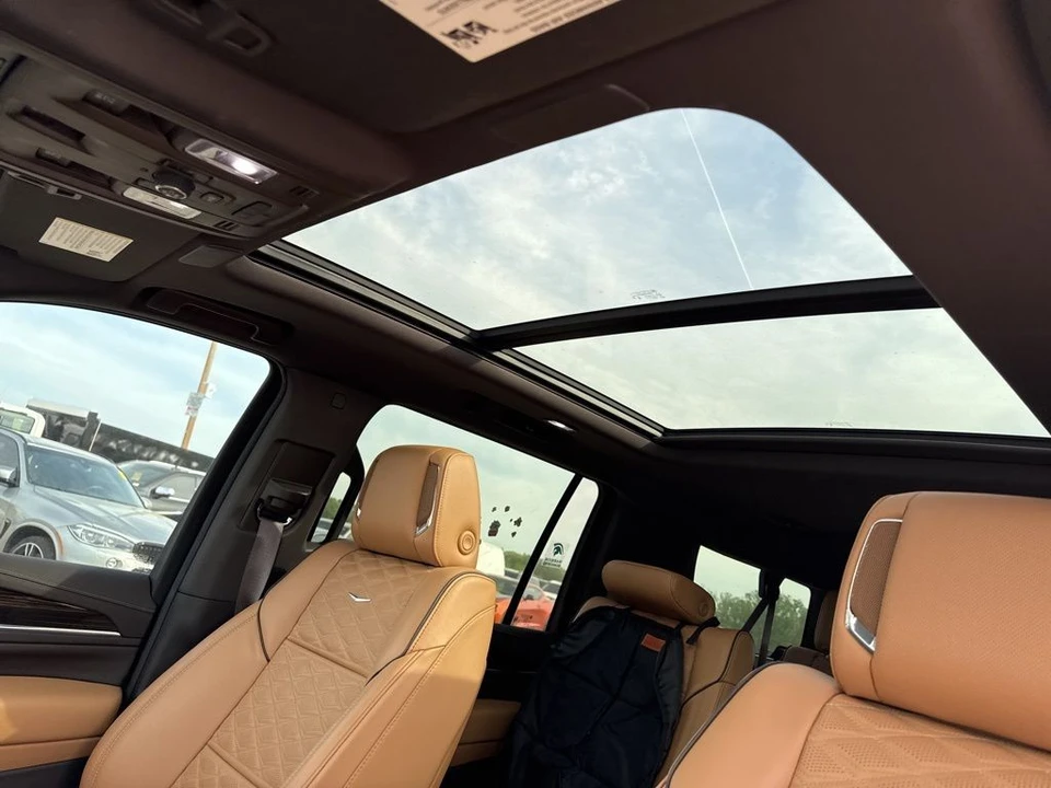 2024 Cadillac Escalade 5th Gen - Image 6 of 8