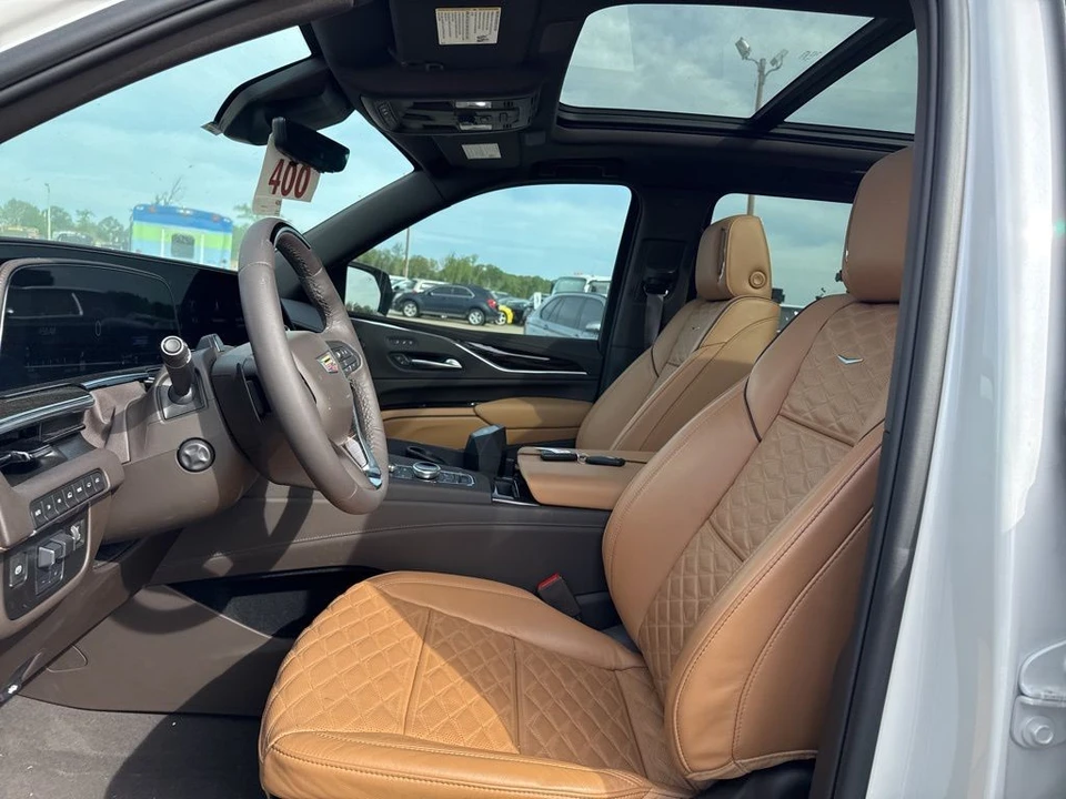 2024 Cadillac Escalade 5th Gen - Image 5 of 8