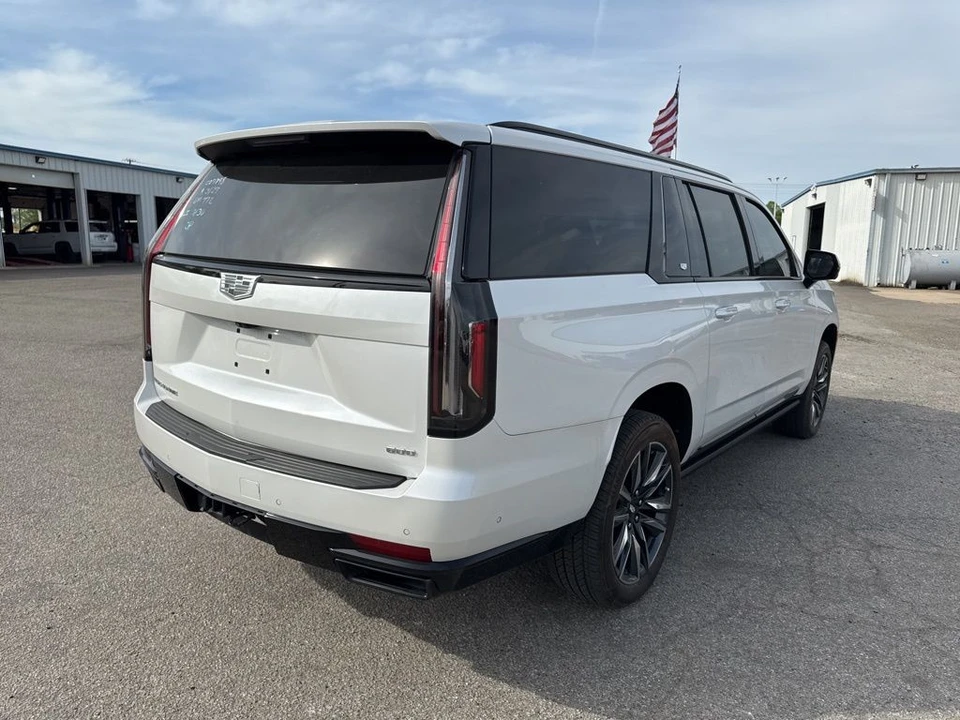 2024 Cadillac Escalade 5th Gen - Image 3 of 8