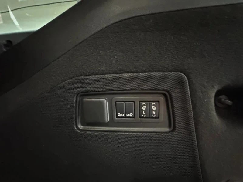2024 Cadillac Escalade 5th Gen - Image 12 of 12