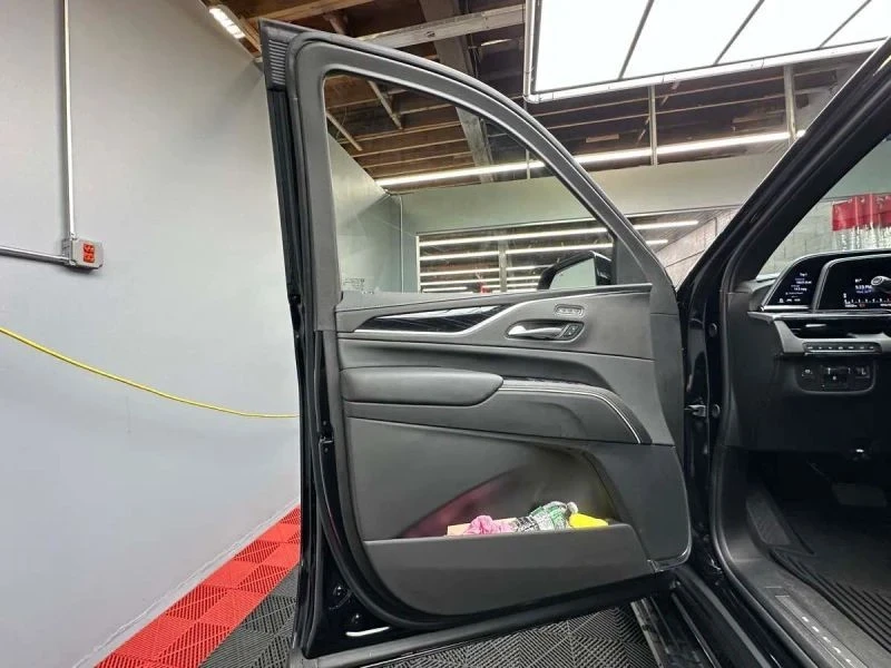 2024 Cadillac Escalade 5th Gen - Image 8 of 12
