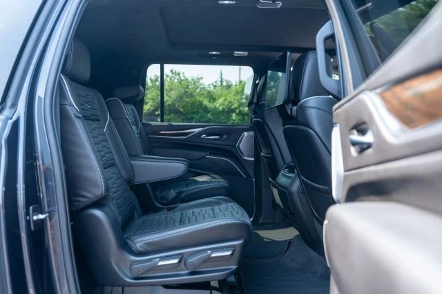 2024 Cadillac Escalade 5th Gen - Image 12 of 16